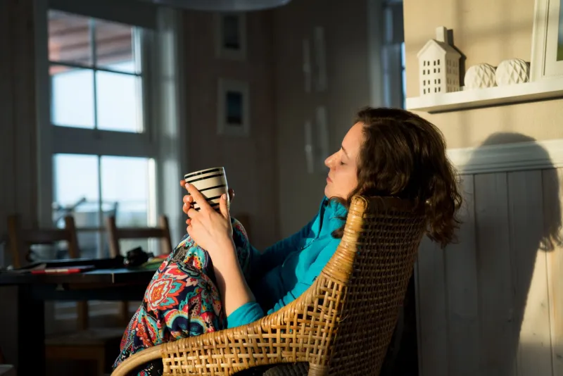 The Science of Vacation Coffee: How to Trick Your Brain Into That Paradise Flavor Every Single Morning